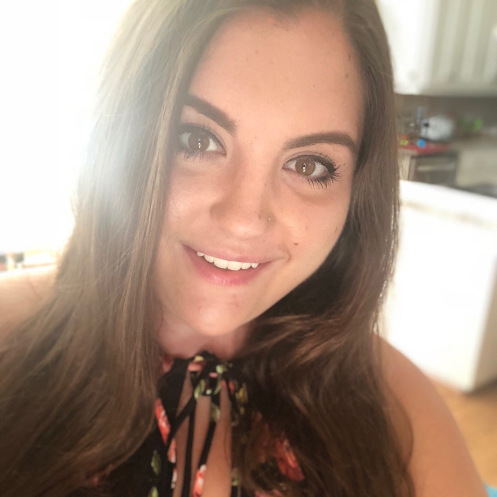 Meet your Posher, Becca